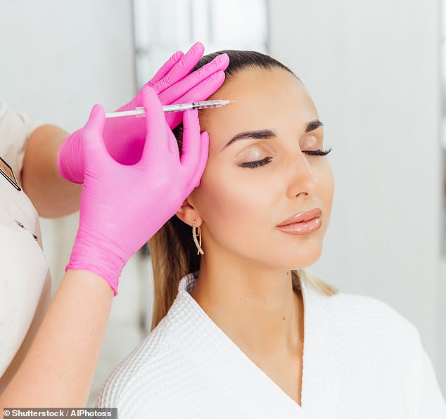 Ін'єкції ботоксу, які зазвичай роблять за два-чотири тижні до церемонії нагородження, можуть коштувати від 800 до 2000 доларів (сторінкове зображення).