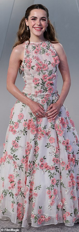 Кірнан Шипка вразила шикарною квітковою сукнею