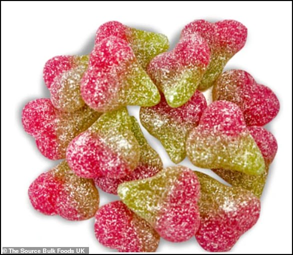 Кисло-вишневі цукерки, що продаються компанією The Source Bulk Foods, – найбільшою кількістю інгредієнтів у них є цукор.