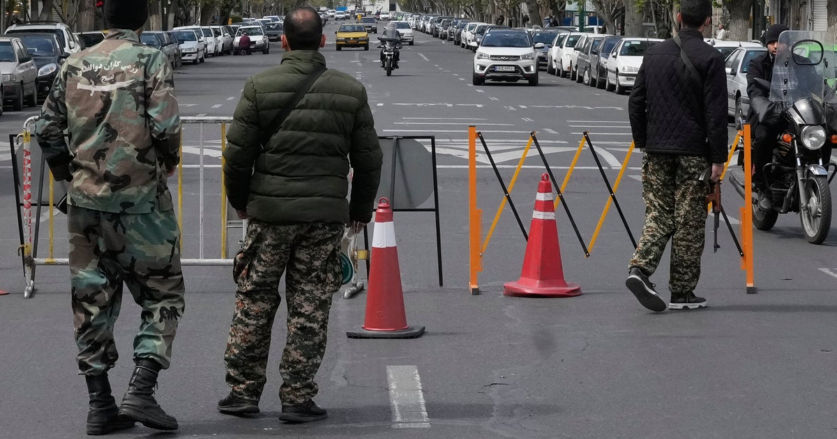 Пакистан заявляє, що прийматиме переговори між США та Іраном, тоді як Іран попереджає, що наземні війська США будуть «підпалені»