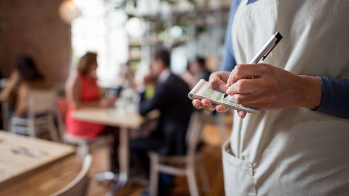 ESRI: Підвищення мінімальної заробітної плати не призвело до втрати низькооплачуваних робочих місць