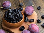 Користь чорносливу для здоров'я розкрита… і як він може бути ключовою зброєю в боротьбі з раком